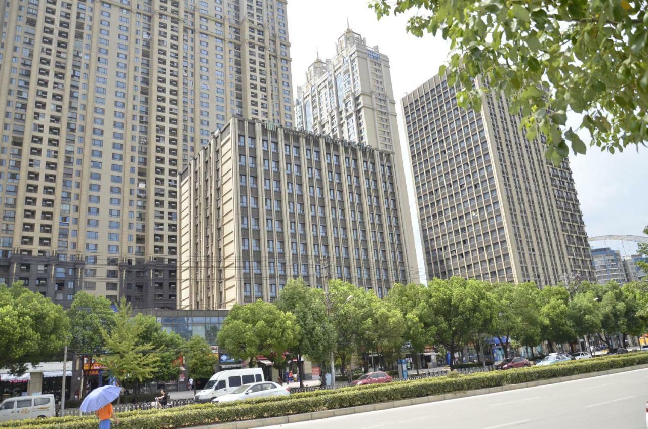 Metropolo, Wuhan, Wuchang Jiangtan Jiyuqiao Subway Station Exterior photo